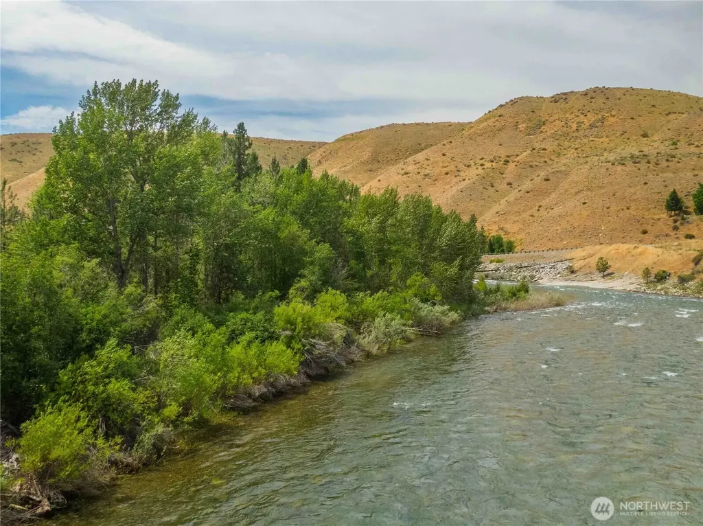 251 Burma Road Methow WA 98834