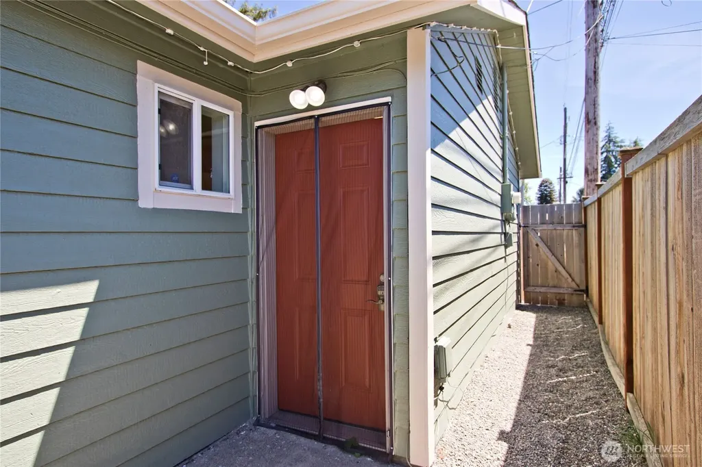 5910 E J Street Tacoma WA 98404
