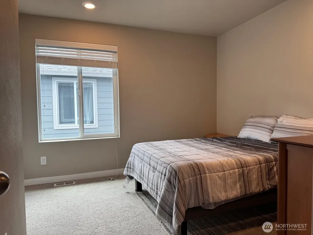 927 Vine Maple Street SE Lacey WA 98503