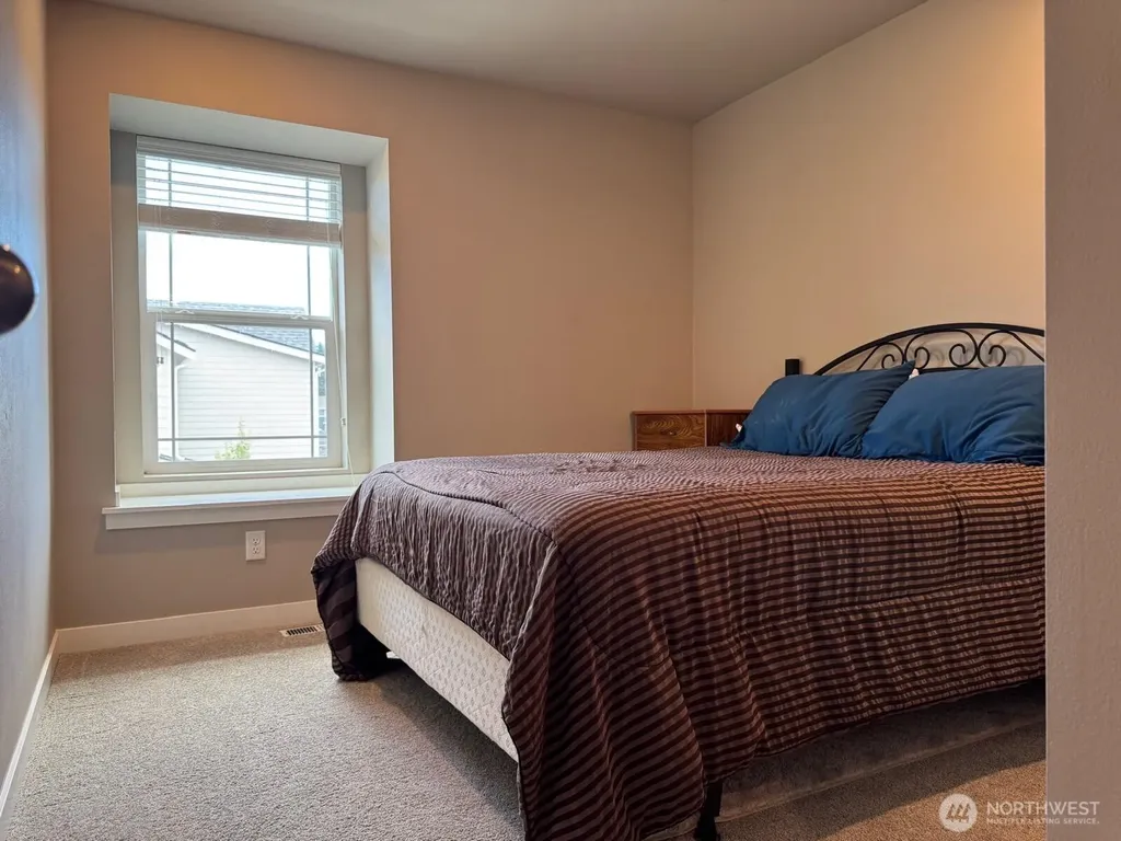 927 Vine Maple Street SE Lacey WA 98503