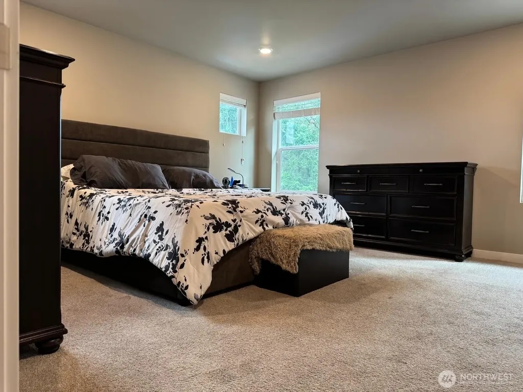 927 Vine Maple Street SE Lacey WA 98503