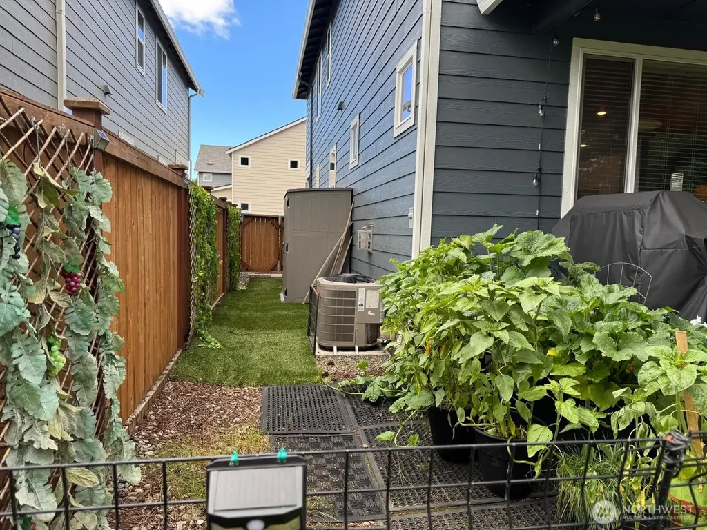 927 Vine Maple Street SE Lacey WA 98503