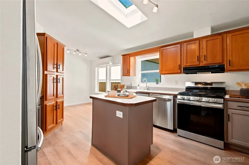 5807 Cameron Road Freeland WA 98249