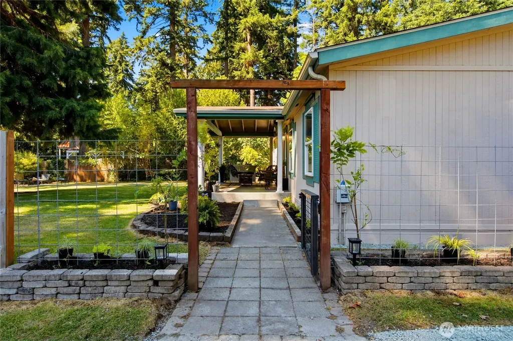 5807 Cameron Road Freeland WA 98249