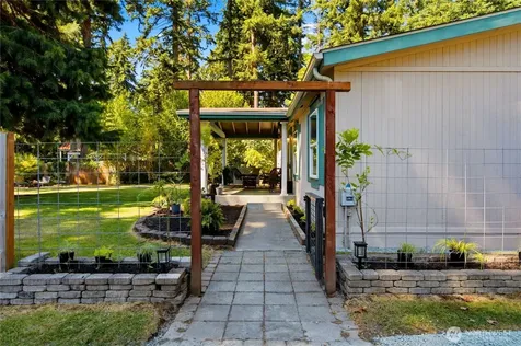5807 Cameron Road Freeland WA 98249