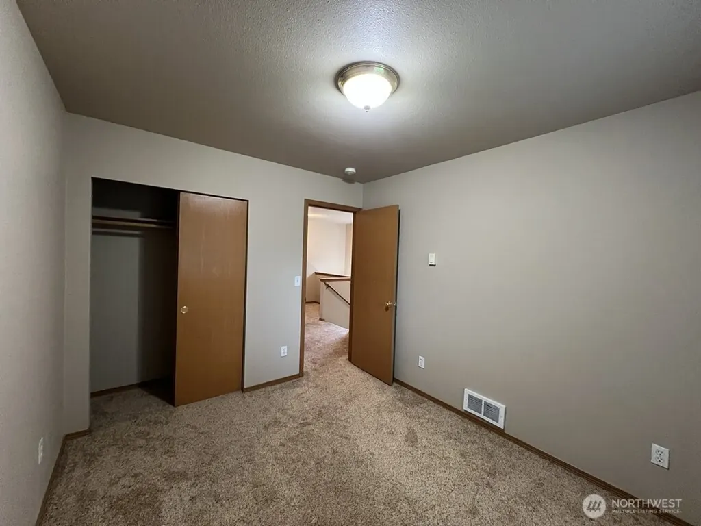 512 N 4th Avenue SW Tumwater WA 98512
