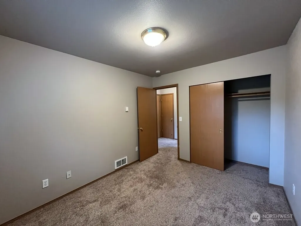 512 N 4th Avenue SW Tumwater WA 98512