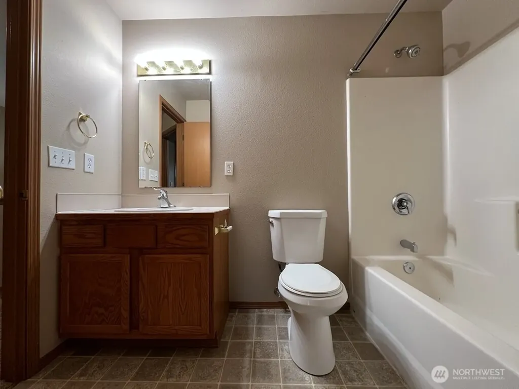 512 N 4th Avenue SW Tumwater WA 98512