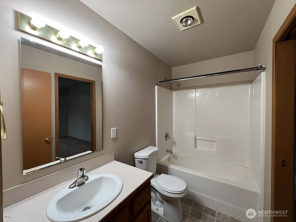 512 N 4th Avenue SW Tumwater WA 98512