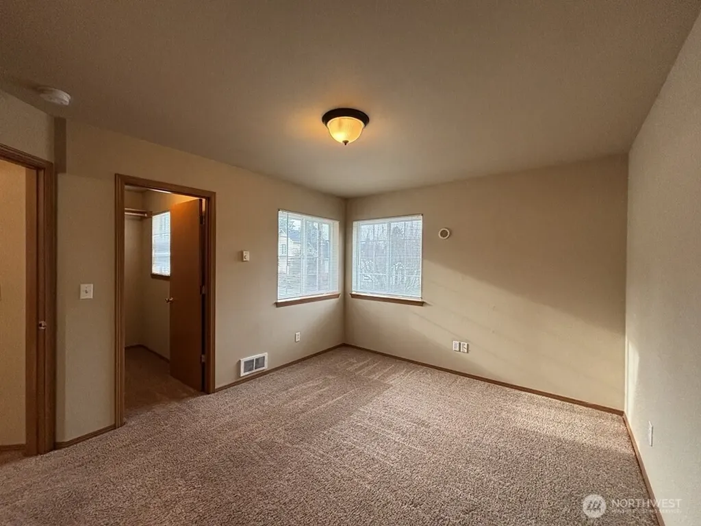 512 N 4th Avenue SW Tumwater WA 98512