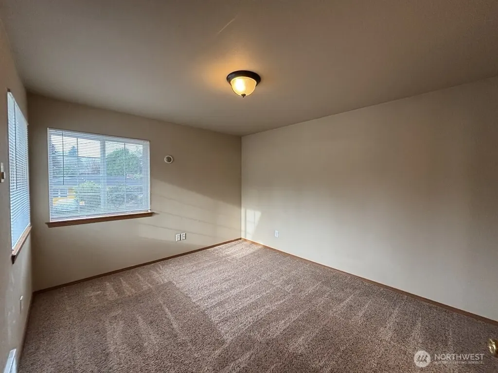 512 N 4th Avenue SW Tumwater WA 98512