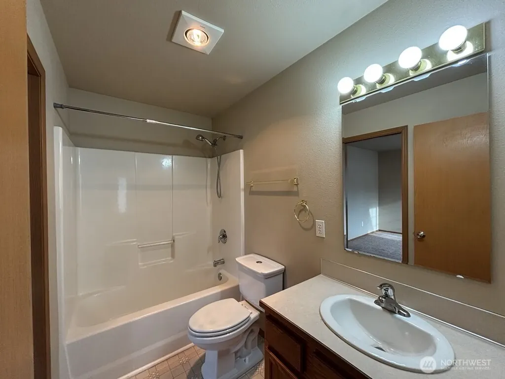 512 N 4th Avenue SW Tumwater WA 98512