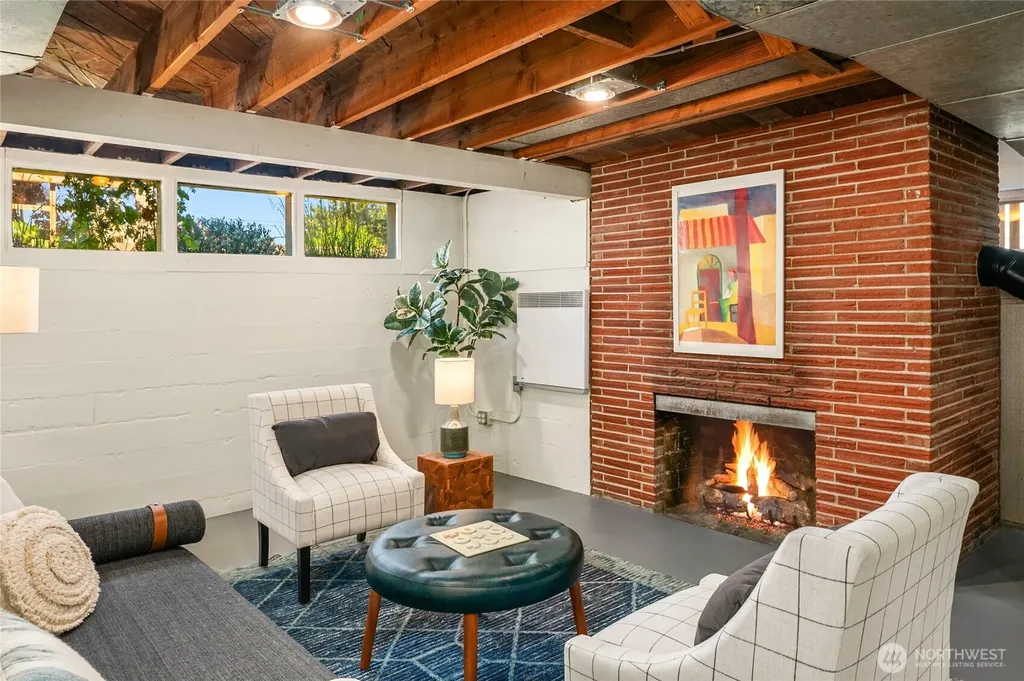 9248 3rd Avenue NW Seattle WA 98117