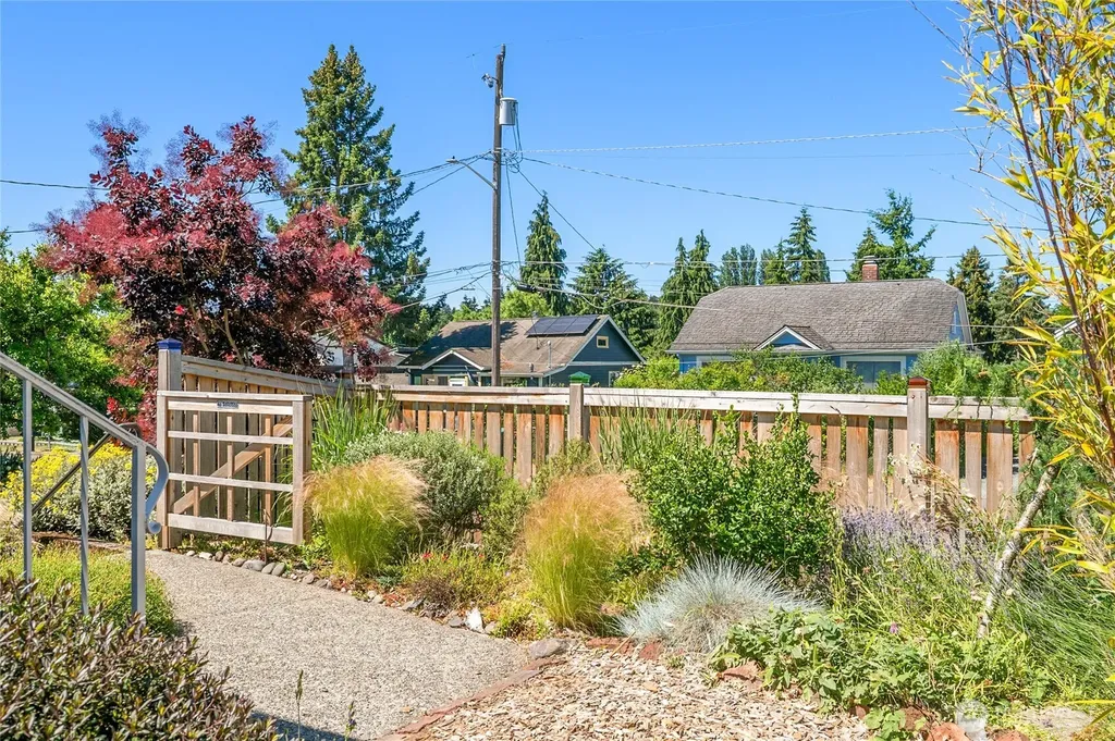 9248 3rd Avenue NW Seattle WA 98117