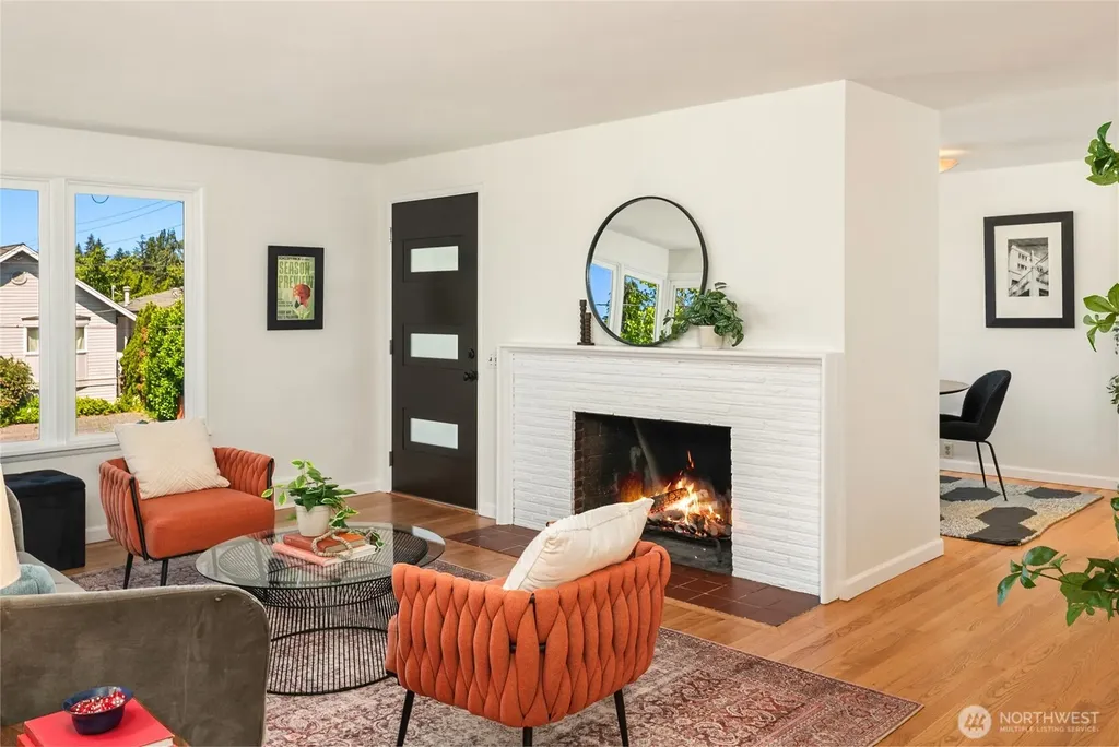 9248 3rd Avenue NW Seattle WA 98117