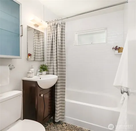 9248 3rd Avenue NW Seattle WA 98117