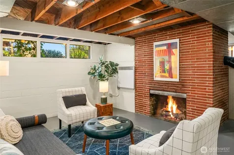 9248 3rd Avenue NW Seattle WA 98117