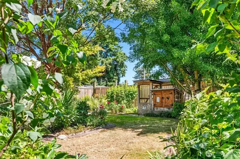 9248 3rd Avenue NW Seattle WA 98117