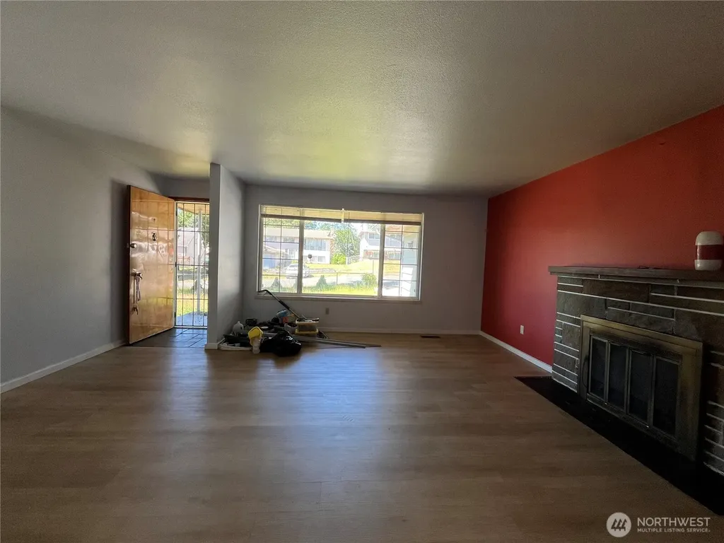 9621 S 241st Street Kent WA 98030