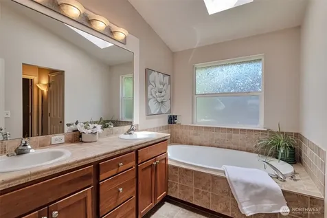 19807 23rd Dr SE Bothell WA 98012