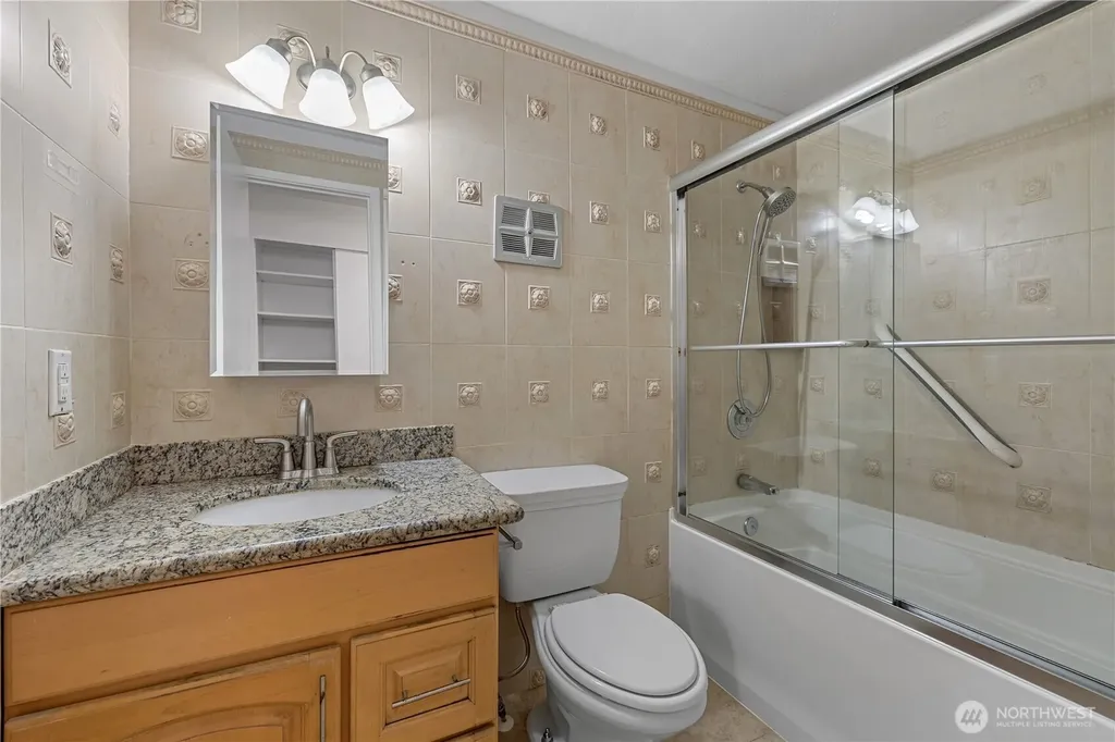 6479 137th Avenue NE Redmond WA 98052