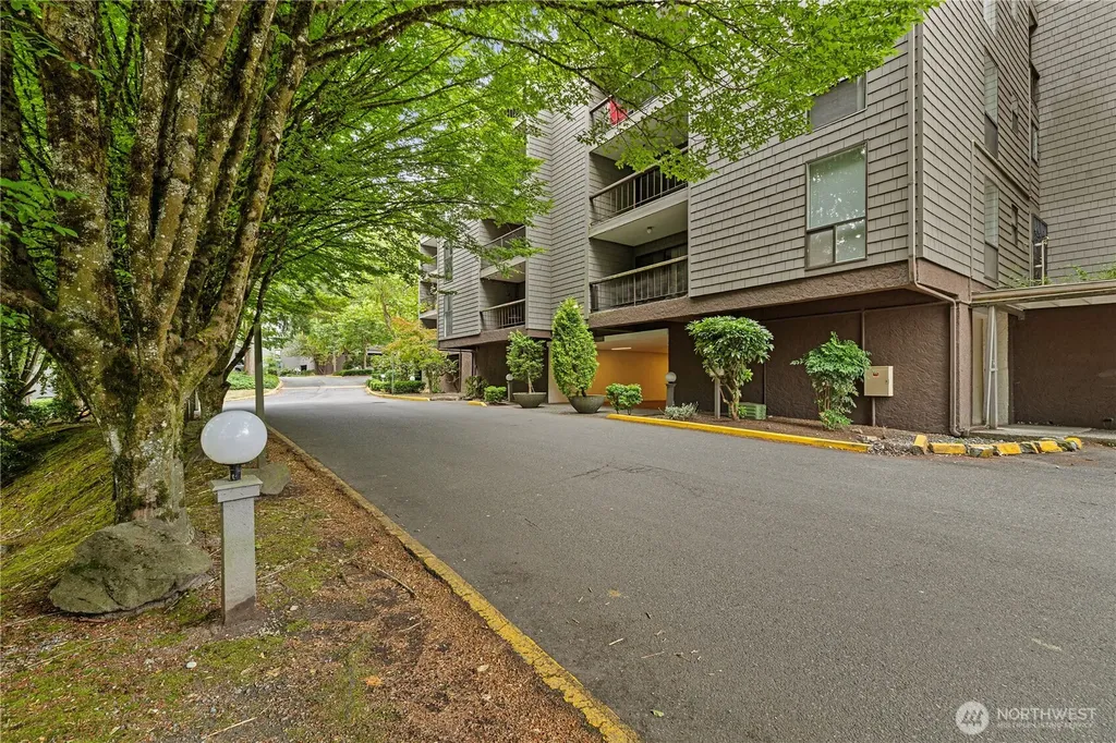 6479 137th Avenue NE Redmond WA 98052
