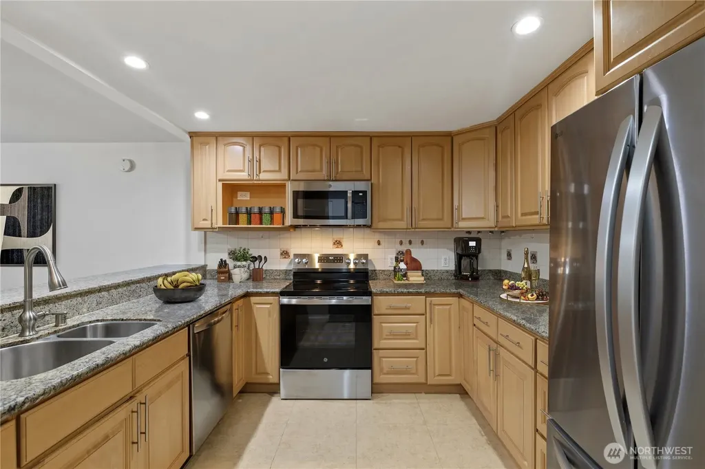 6479 137th Avenue NE Redmond WA 98052