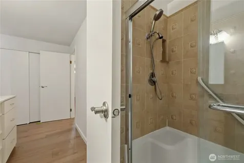 6479 137th Avenue NE Redmond WA 98052