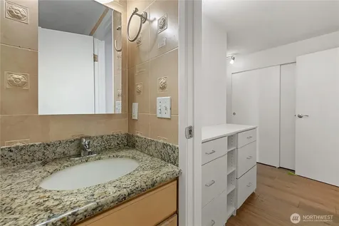 6479 137th Avenue NE Redmond WA 98052