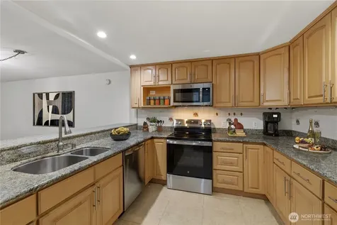 6479 137th Avenue NE Redmond WA 98052