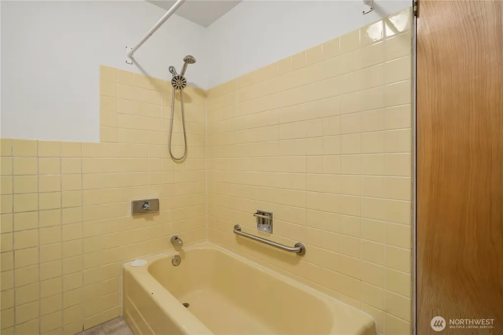 8920 Randall Dr NW Gig Harbor WA 98332