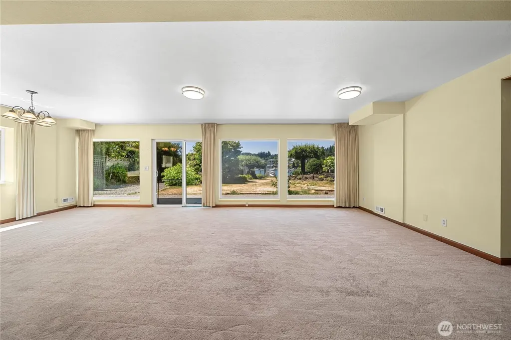 8920 Randall Dr NW Gig Harbor WA 98332