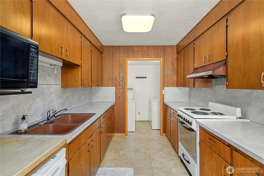 8920 Randall Dr NW Gig Harbor WA 98332