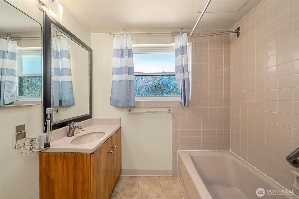 8920 Randall Dr NW Gig Harbor WA 98332