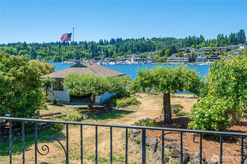 8920 Randall Dr NW Gig Harbor WA 98332