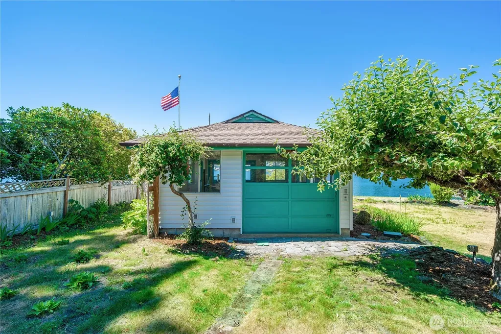8920 Randall Dr NW Gig Harbor WA 98332