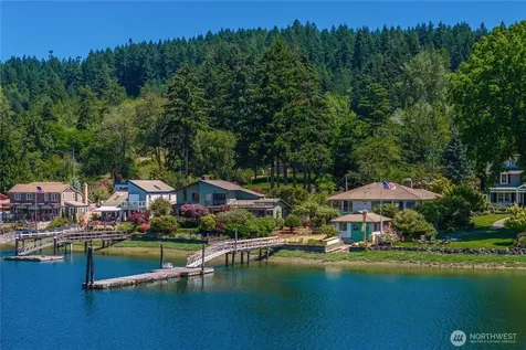8920 Randall Dr NW Gig Harbor WA 98332
