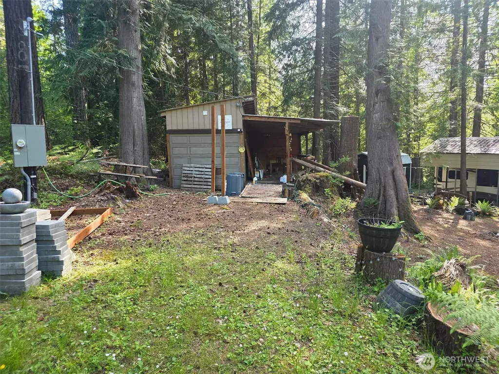 71 E Lakeshore Drive E Shelton WA 98584