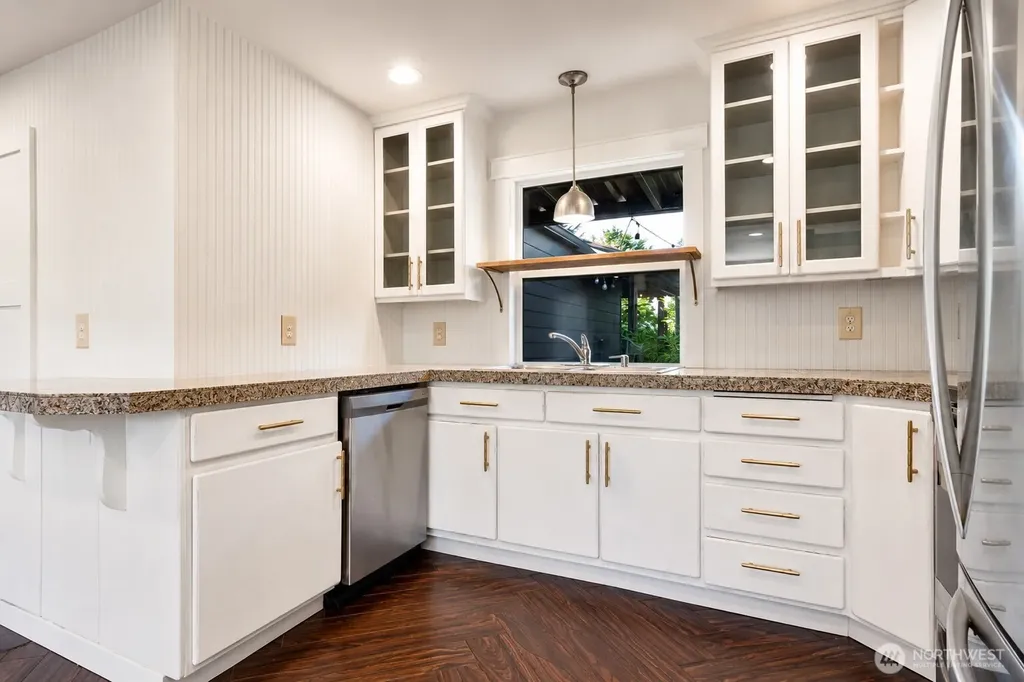 3051 Oak Street Longview WA 98632