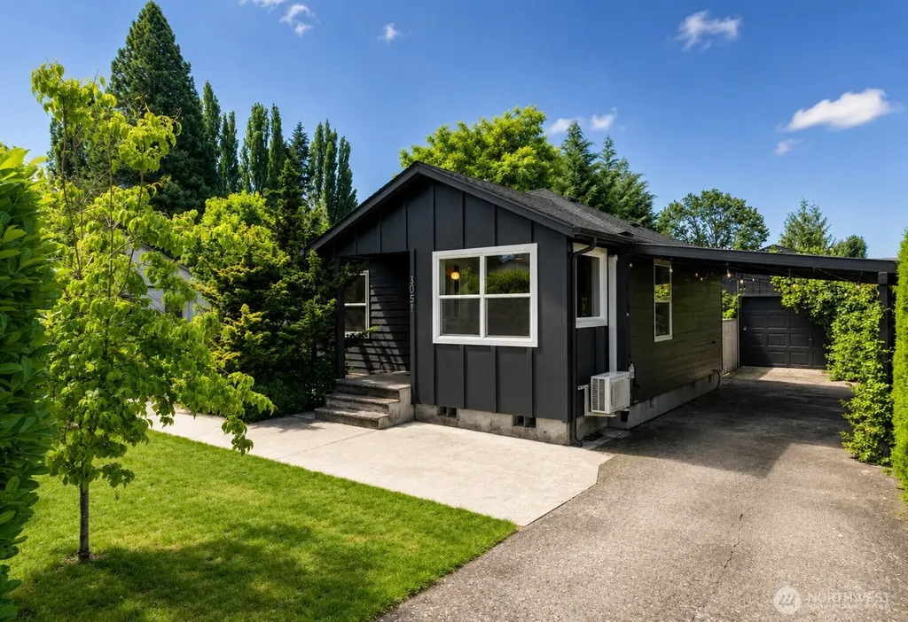 3051 Oak Street Longview WA 98632