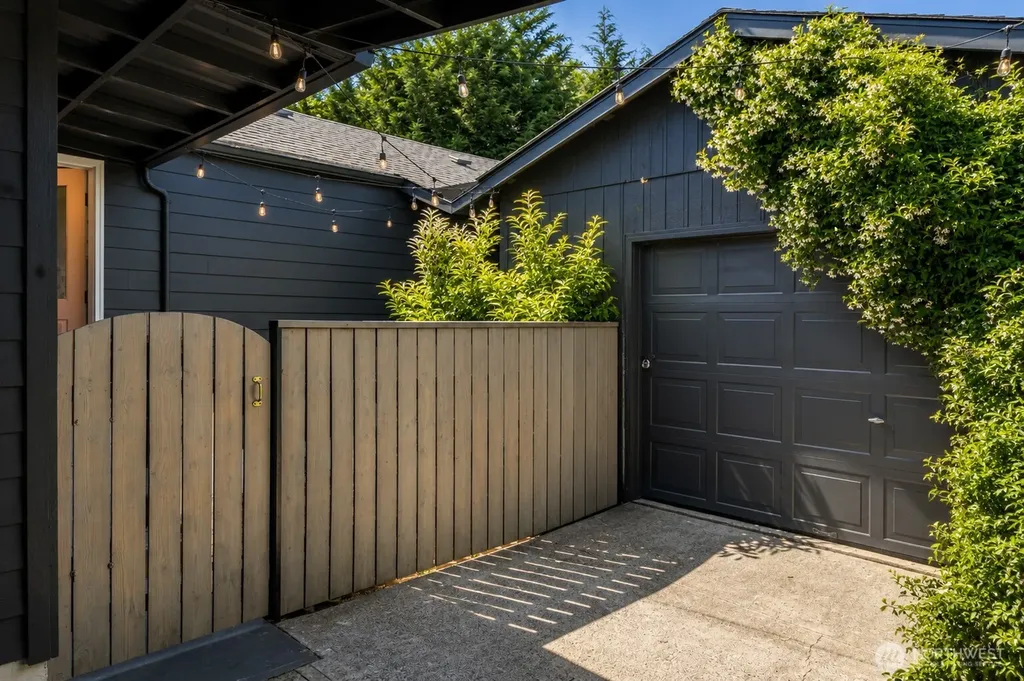 3051 Oak Street Longview WA 98632