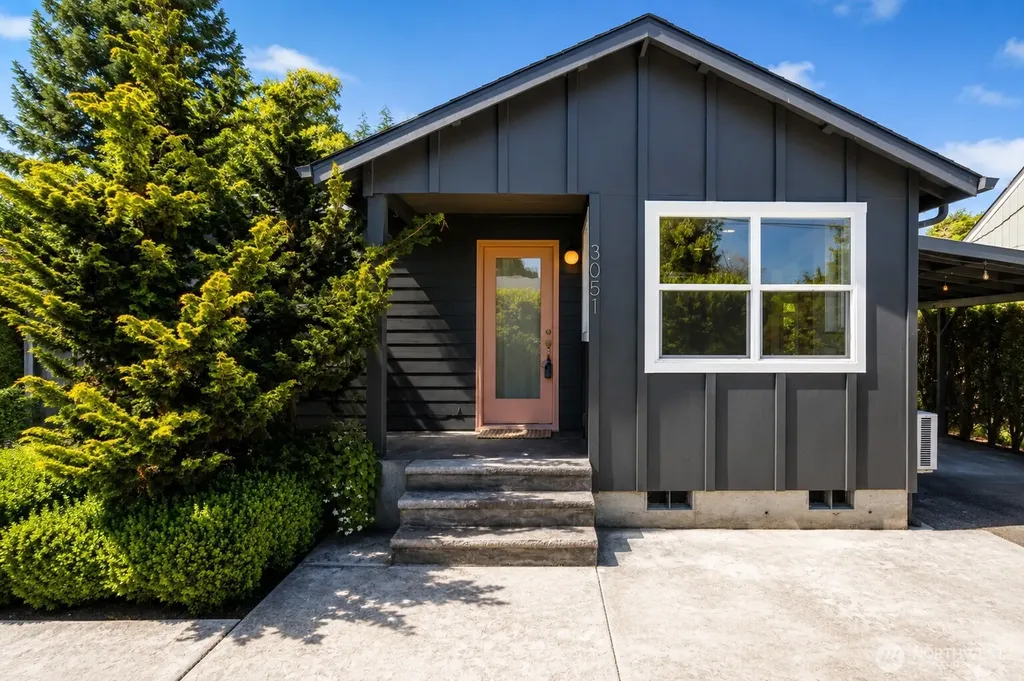 3051 Oak Street Longview WA 98632