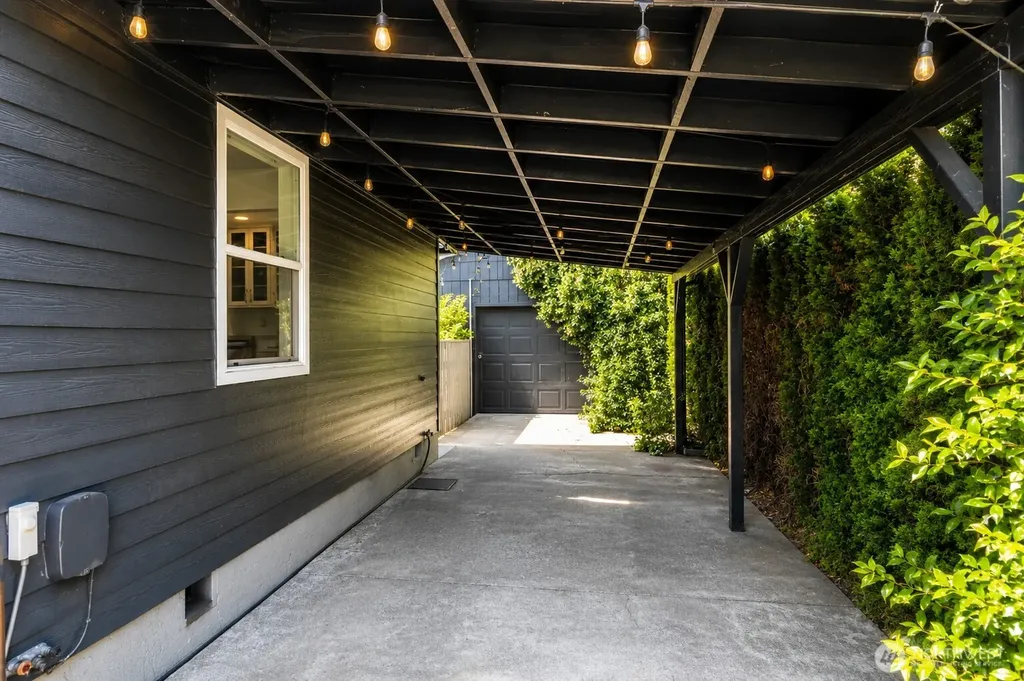 3051 Oak Street Longview WA 98632