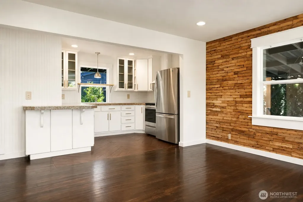 3051 Oak Street Longview WA 98632