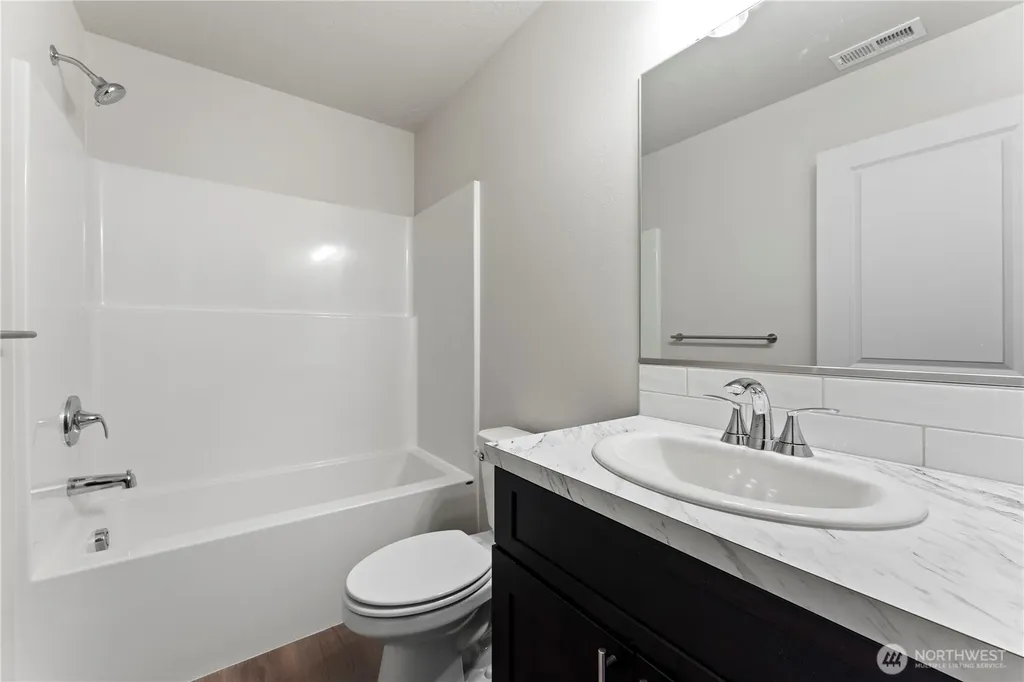 202 N Sandy Loop Moses Lake WA 98837