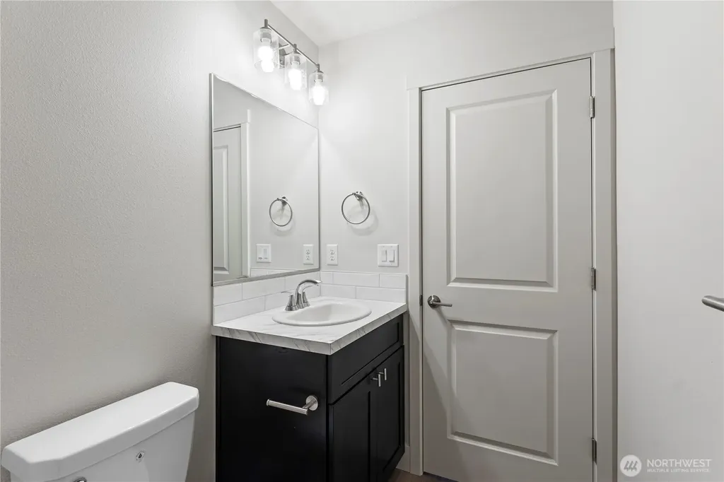 202 N Sandy Loop Moses Lake WA 98837
