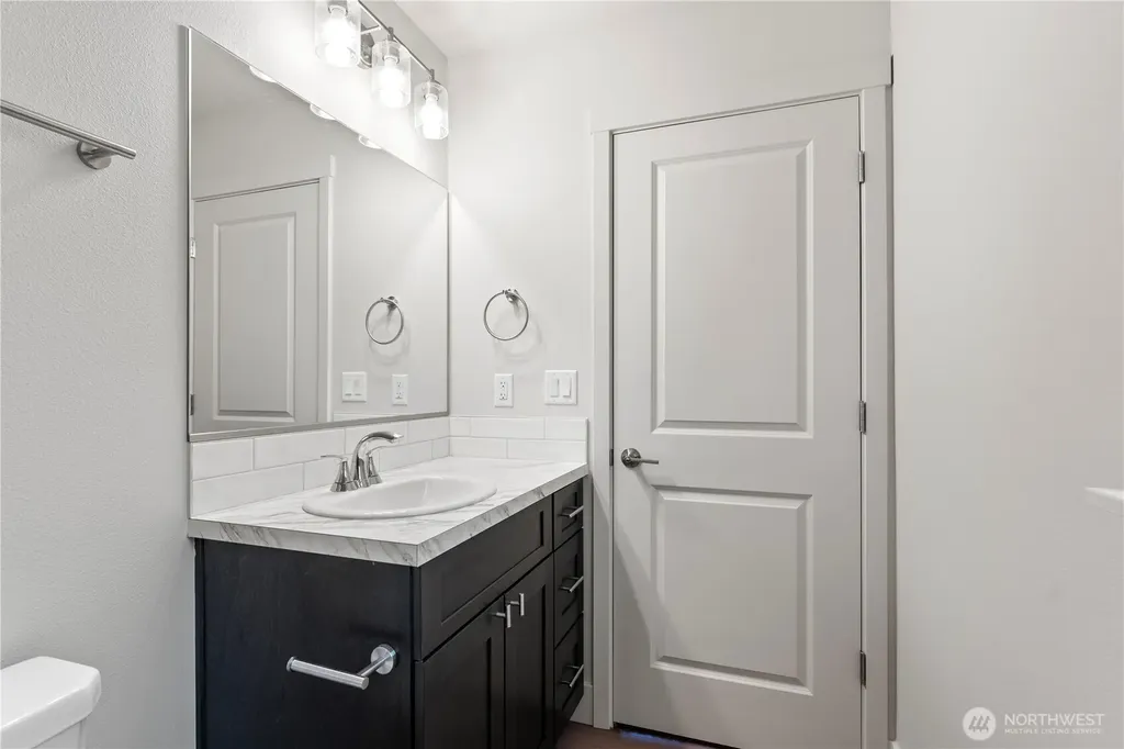 202 N Sandy Loop Moses Lake WA 98837