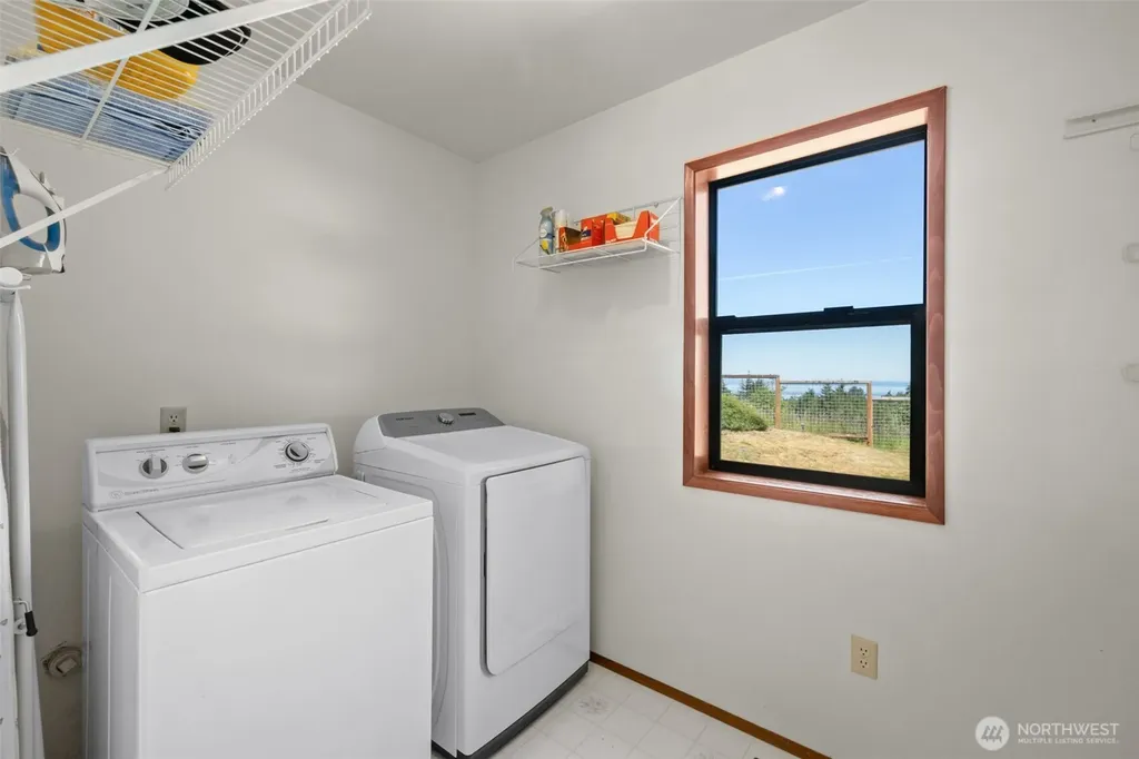 1809 E Woodhaven Lane Port Angeles WA 98362
