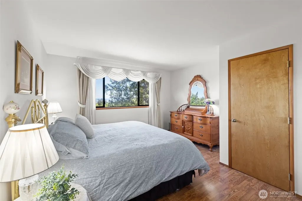 1809 E Woodhaven Lane Port Angeles WA 98362