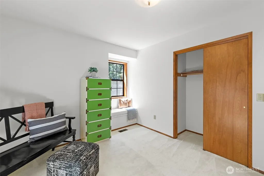 1809 E Woodhaven Lane Port Angeles WA 98362